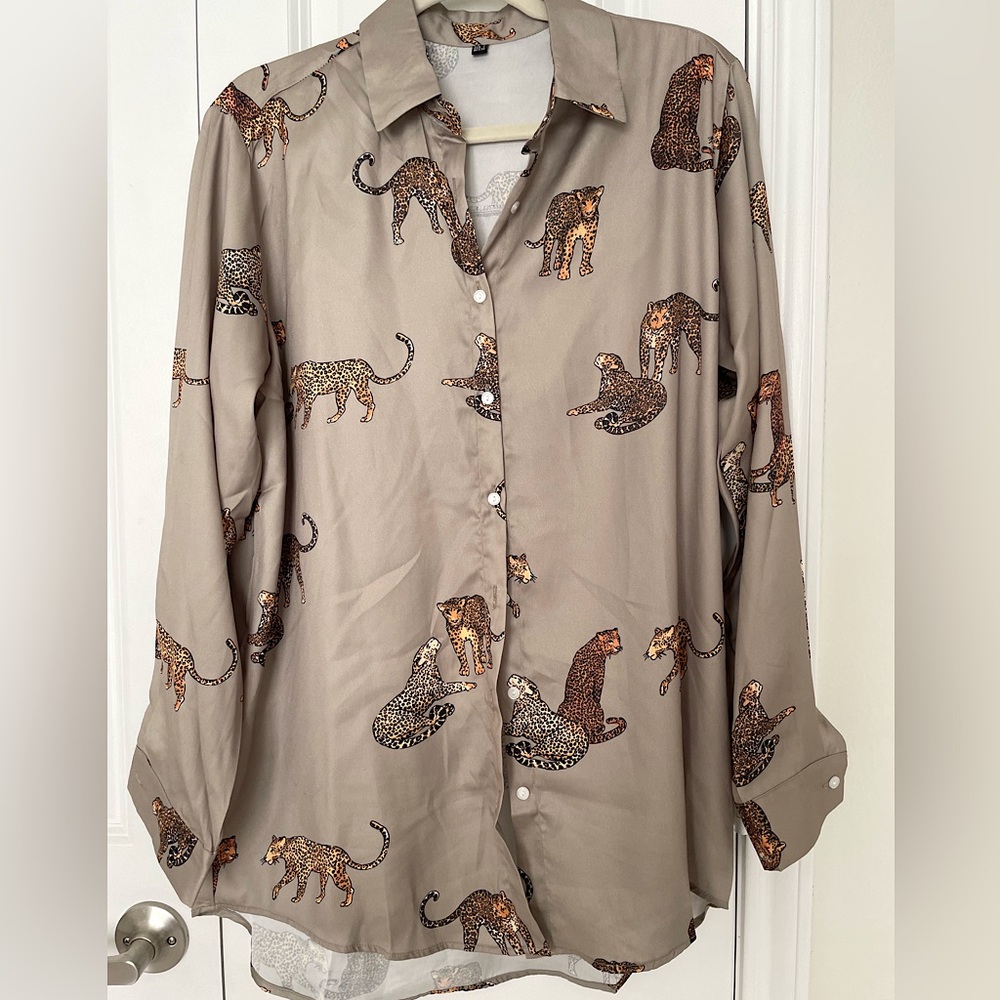 Leopard 🐆 Button Down